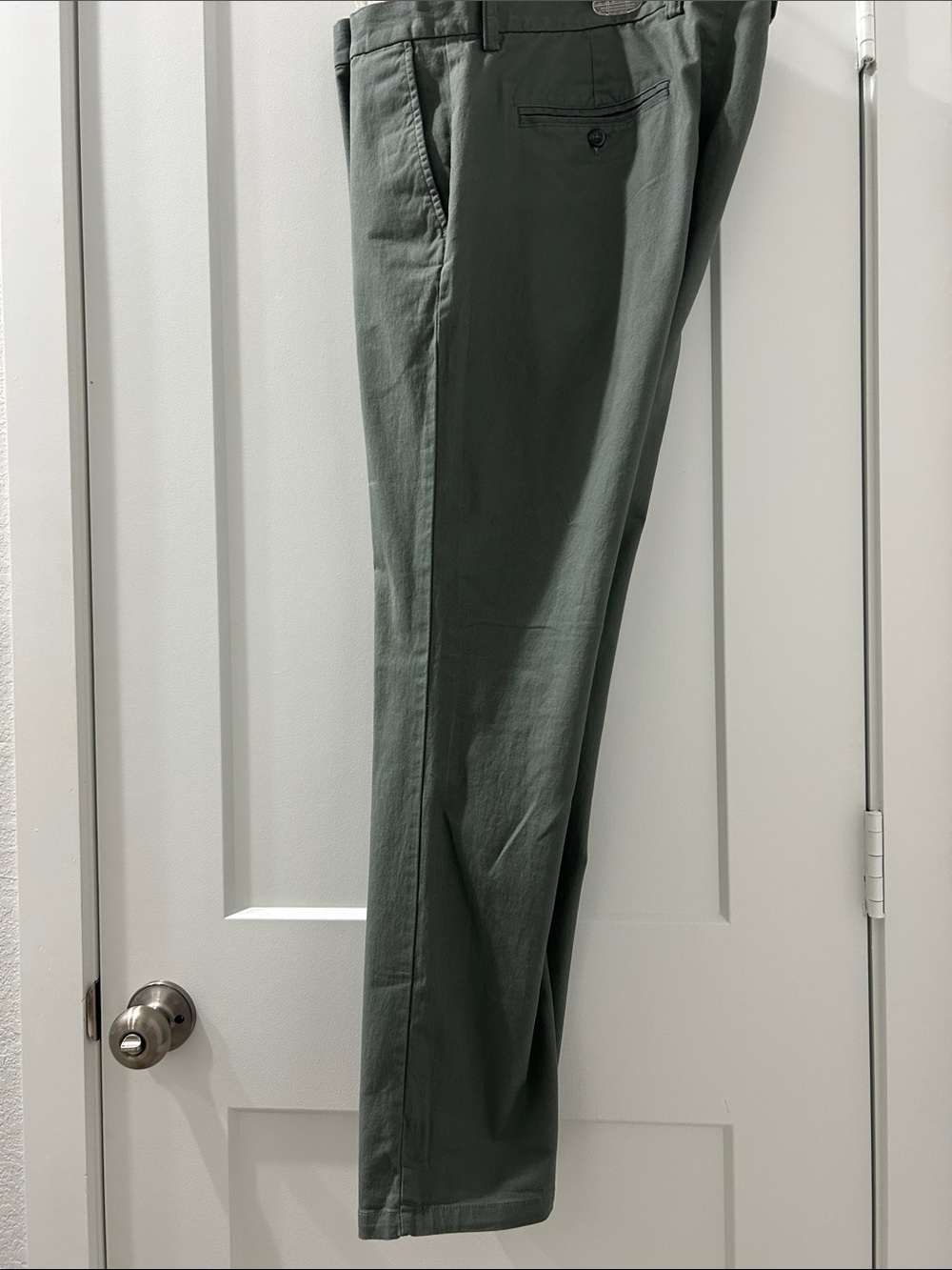 Old Navy Men's Chino Pants in Olive